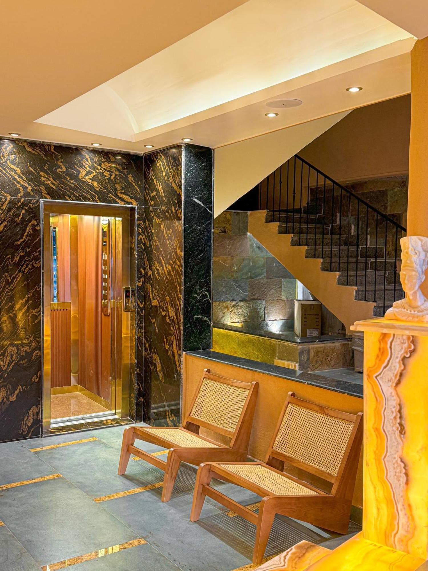 Almas Pyramids Hotel Kafret el-Gabal エクステリア 写真
