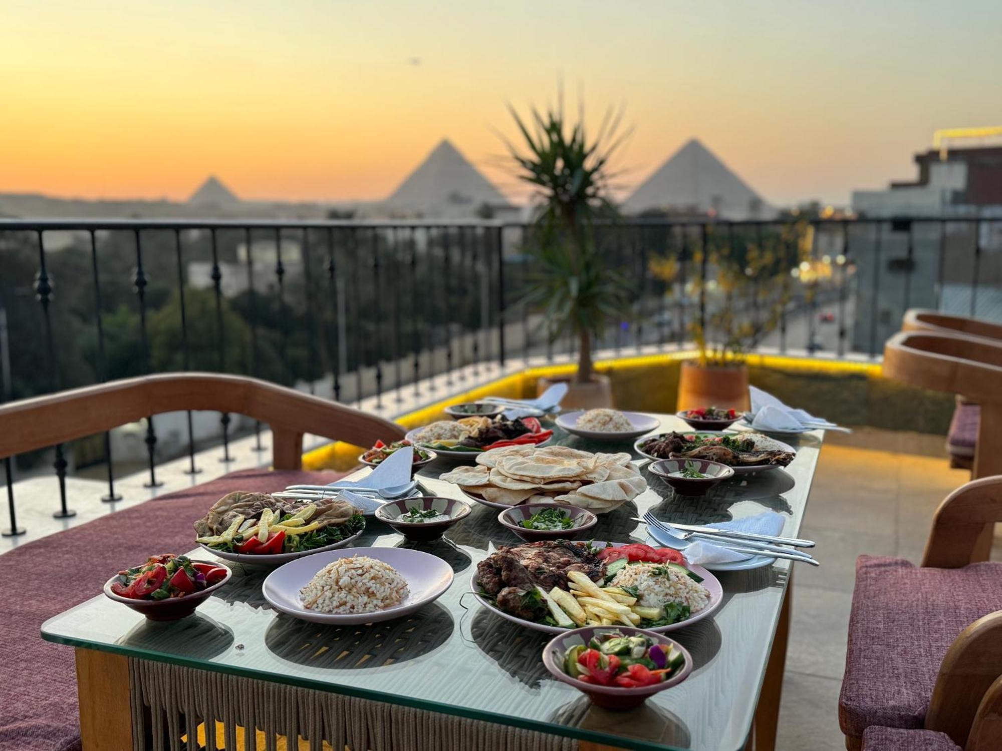 Almas Pyramids Hotel Kafret el-Gabal エクステリア 写真
