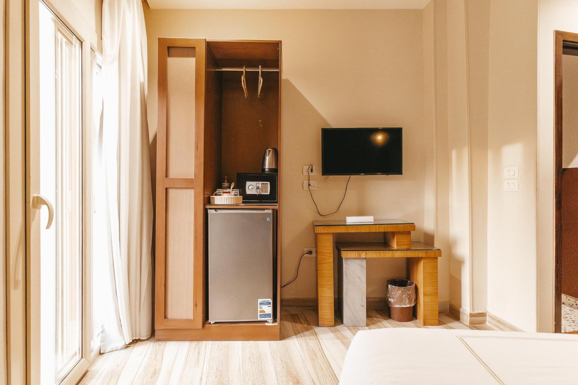 Almas Pyramids Hotel Kafret el-Gabal エクステリア 写真